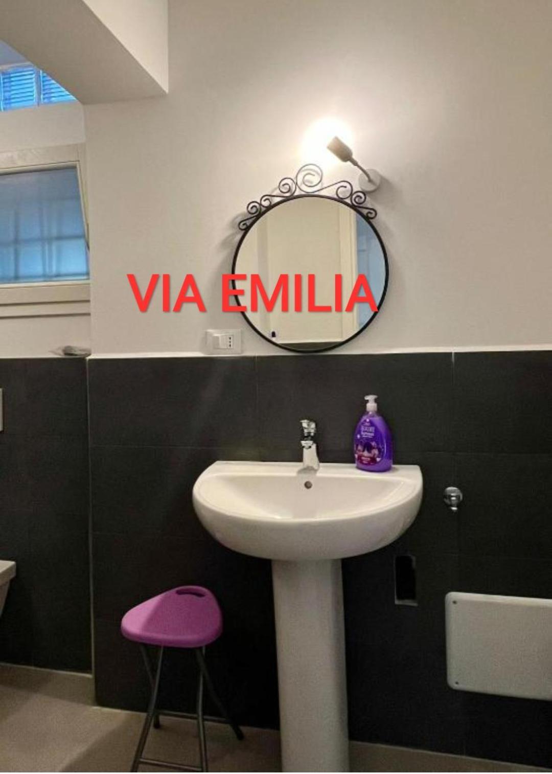 Via Agucchi & Via Emilia Apartments Bologna Bagian luar foto